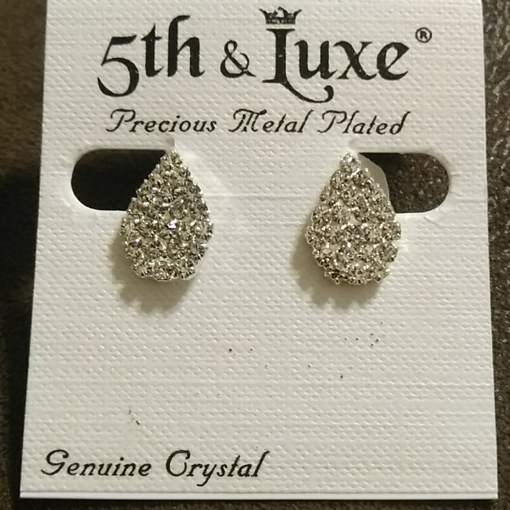 5th and Luxe crystal earrings